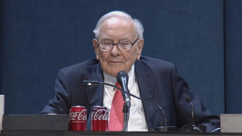 Featured image of post 【股神告别秀】94岁巴菲特宣布退休，2025年伯克希尔股东大会精华解读